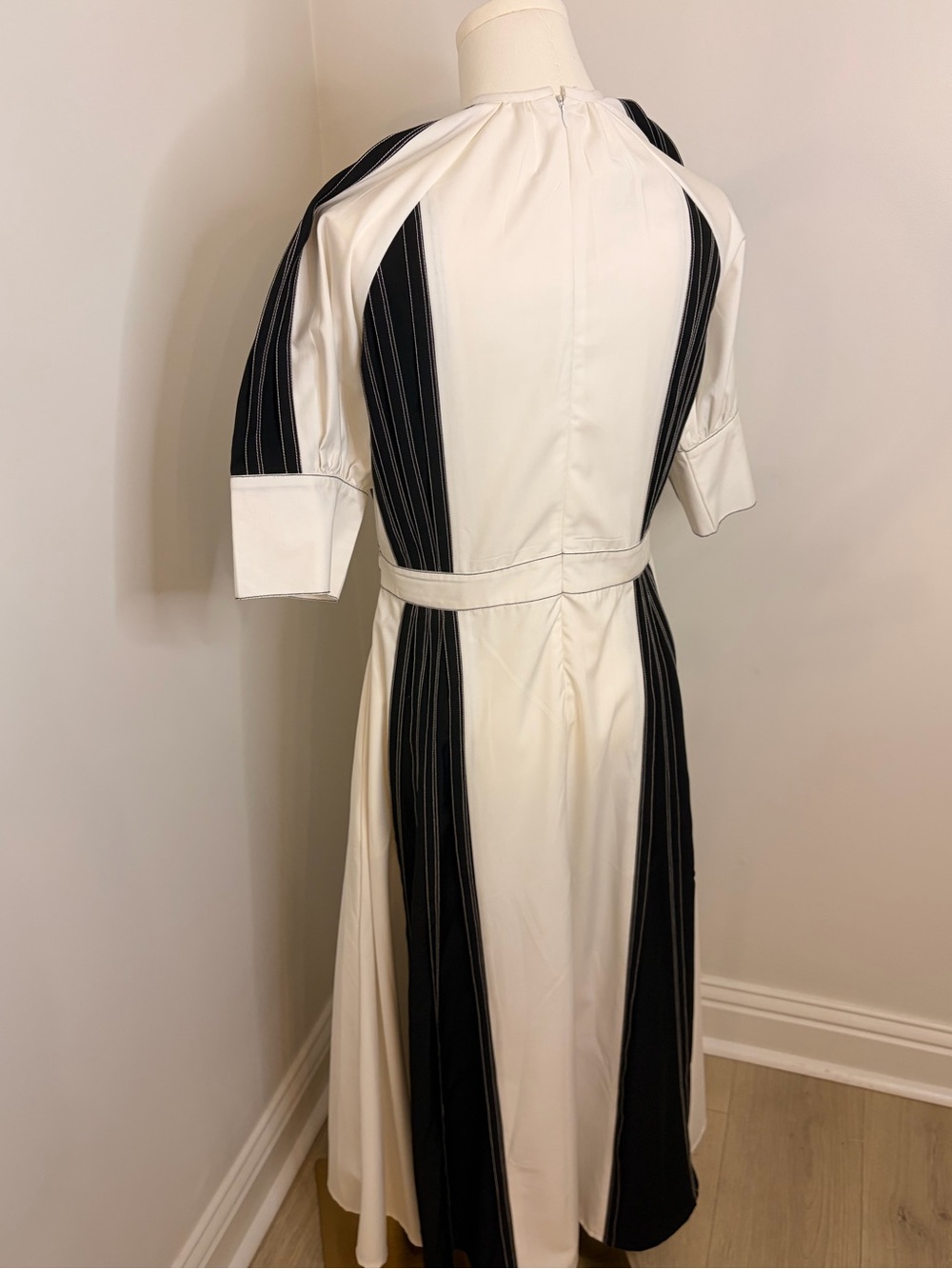 Lovebirds Cinched Colorblock A-Line Black & White Dress Size XS - Picture 7 of 13
